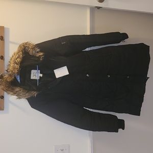 NWT. Women's winter coat. Size XL. Maralyn and Me. Black with Faux Fur